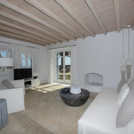 Villa Azurite With Heated Pool By Diles Psarrou