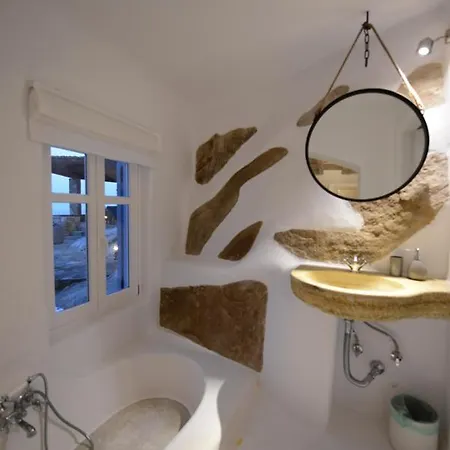 Villa Azurite With Heated Pool By Diles Psarrou