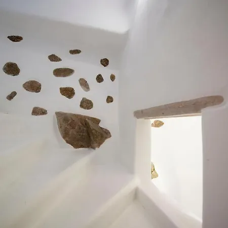 Azurite With Heated Pool By Diles Psarrou