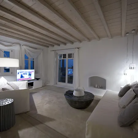 Villa Azurite With Heated Pool By Diles *