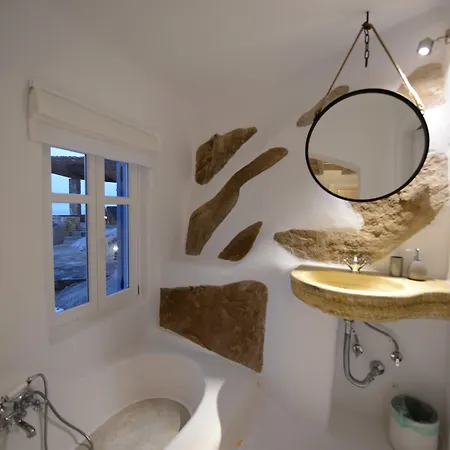 Azurite With Heated Pool By Diles プサロウ