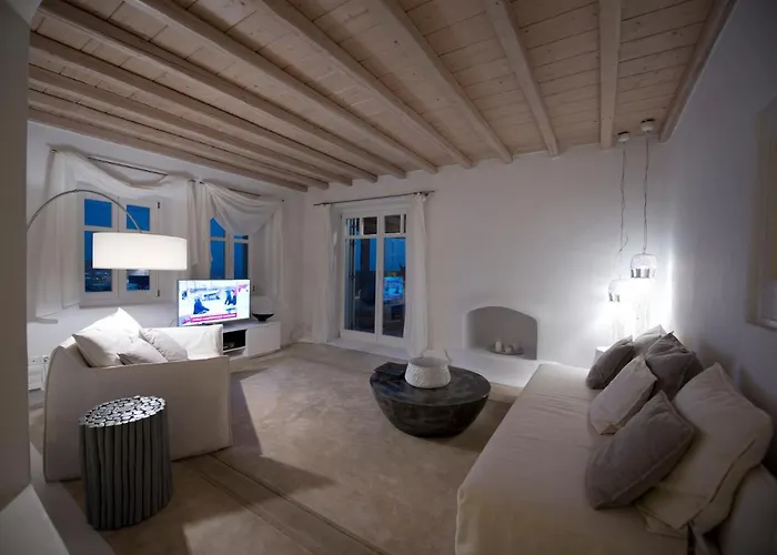 Villa Azurite With Heated Pool By Diles