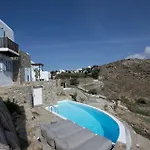 Azurite With Heated Pool By Diles Ψαρού