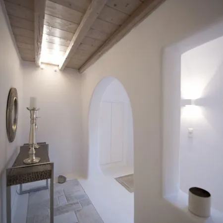 Villa Azurite With Heated Pool By Diles Psarrou