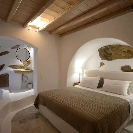 Azurite With Heated Pool By Diles Psarrou