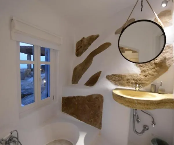 Willa Azurite With Heated Pool By Diles Psarrou