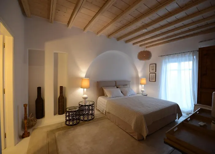 Azurite With Heated Pool By Diles Willa